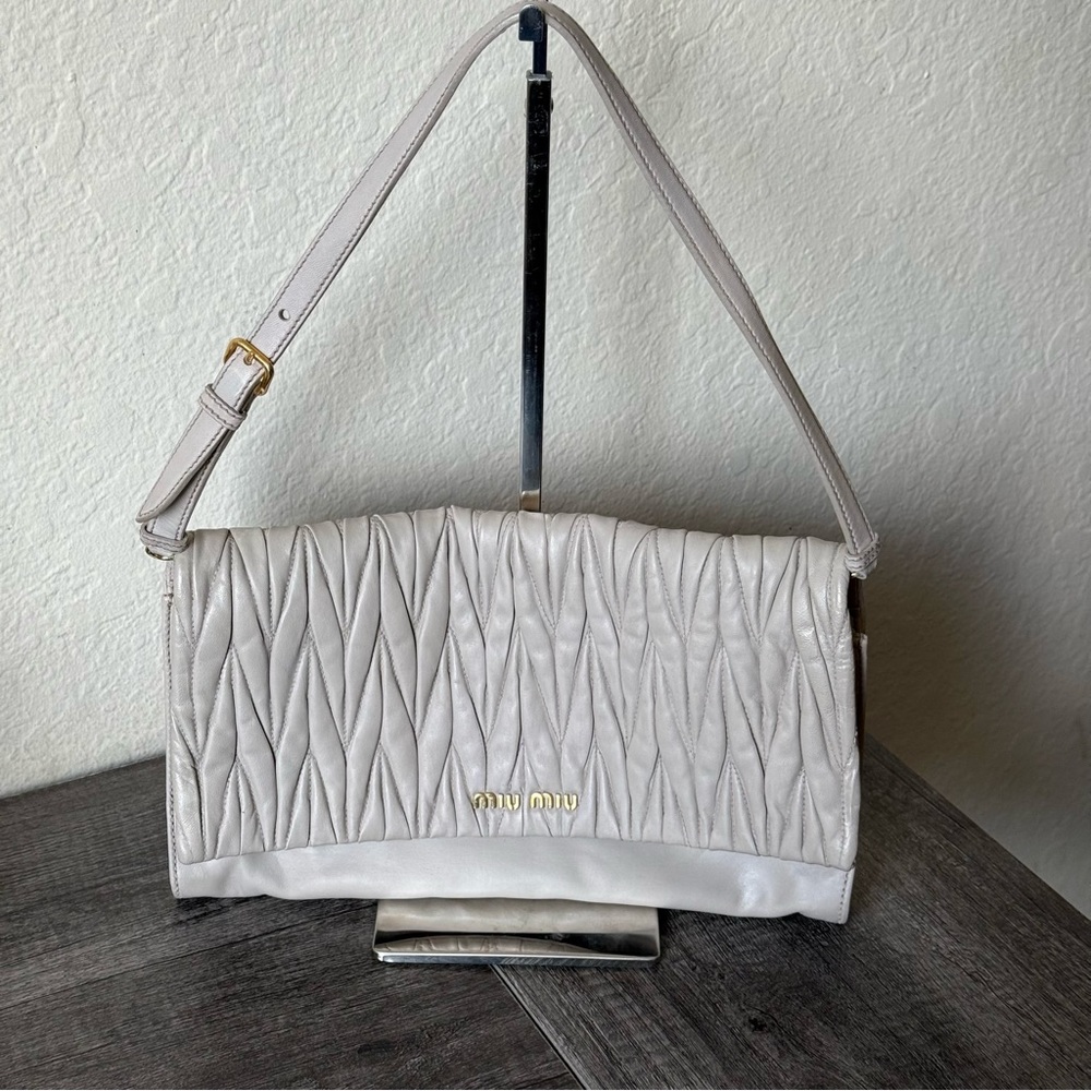 💎MIU MIU Matelasse Gather Leather Shoulder/ Clutch Bag Gray/ EUC💎 - Picture 3 of 16